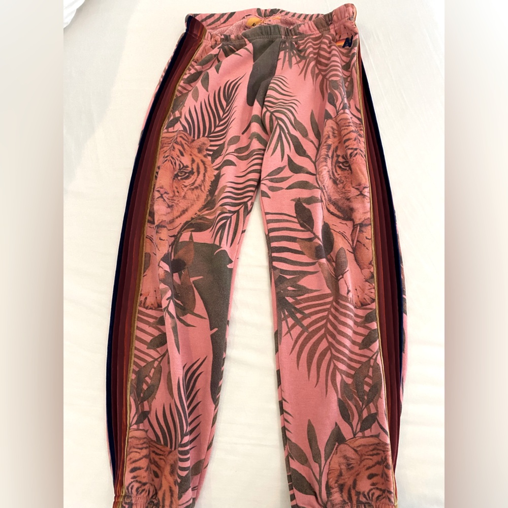 Aviator nation women’s pink sweat pants size Large